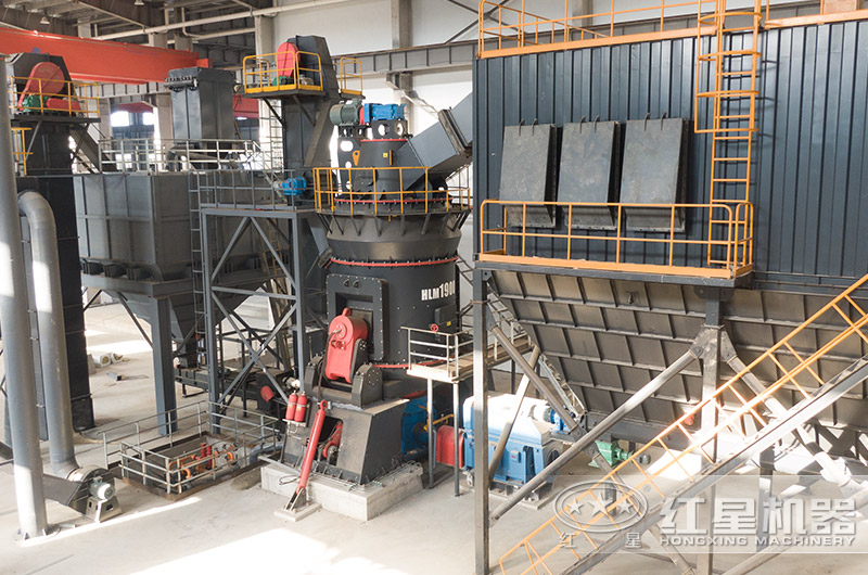 超細立式磨粉機現(xiàn)場