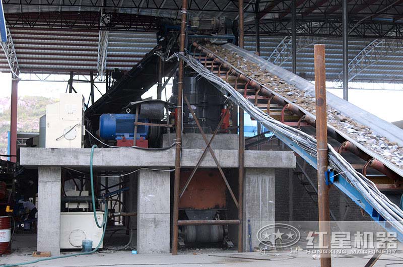 1750液壓圓錐機處理花崗巖現(xiàn)場 1750液壓圓錐機處理花崗巖現(xiàn)場